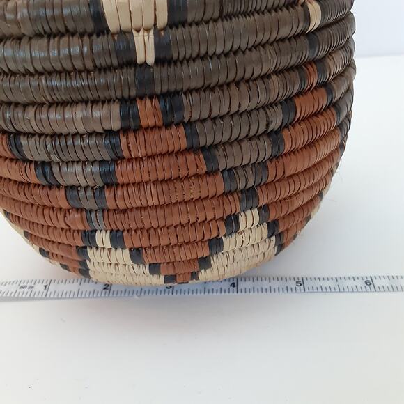 African Zulu Ukhamba Beer Basket & Lid 6" Traditional Unique Tribal South Africa - Picture 7 of 9